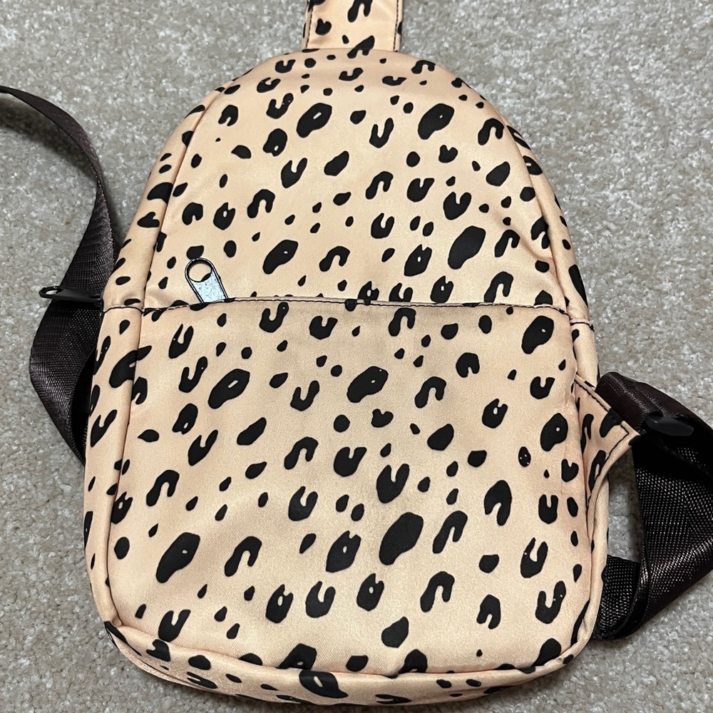 Fighting eel crossbody - image 3